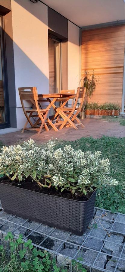 Apartament With Garden Bezplatny Parking !!! Cracóvia Exterior foto